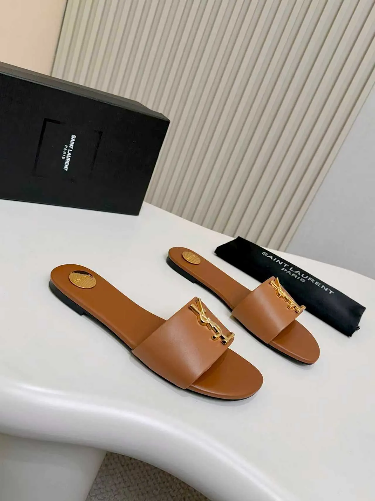 👟👟Ex-factory price 340👟👟 Genuine leather sole +40 YSL new model, upper cowhide leather lining sheepskin, size 35-44, rubber sole, genuine leather sole +40